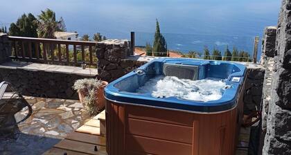 Charming Casa Cabrera with stunning sea views and spacious terrace