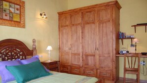 2 bedrooms, iron/ironing board, Internet, bed sheets - Charming Casa Cabrera with stunning sea views and spacious terrace (Fuencaliente de La Palma)