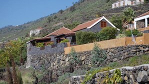 Exterior - Charming Casa Cabrera with stunning sea views and spacious terrace (Fuencaliente de La Palma)
