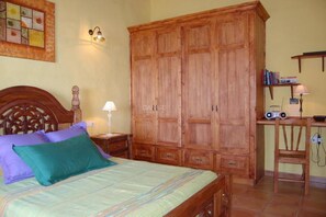 2 chambres, fer et planche Ă repasser, accĂšs Ă Internet, literie fournie