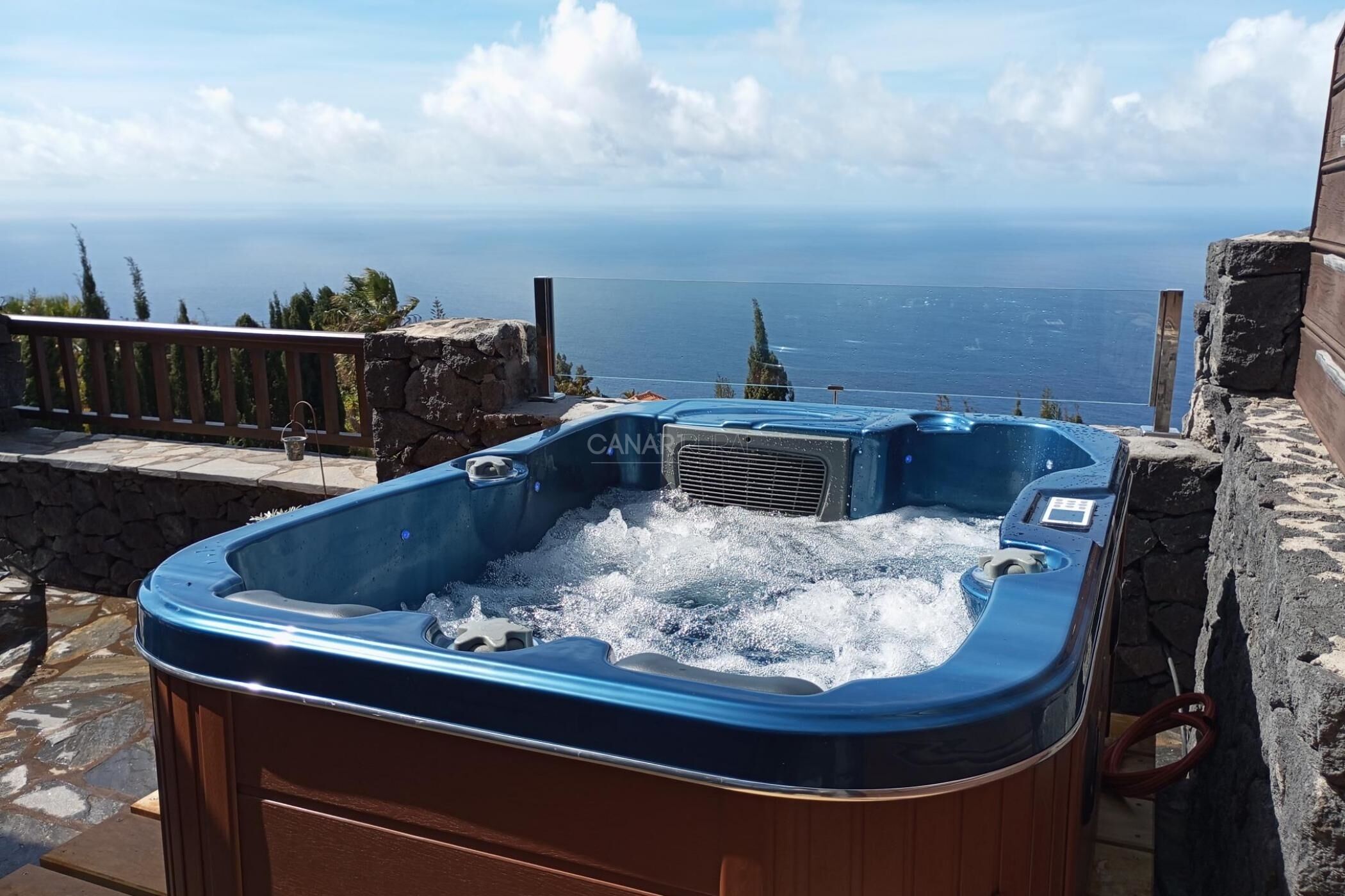 Bain à remous extérieur