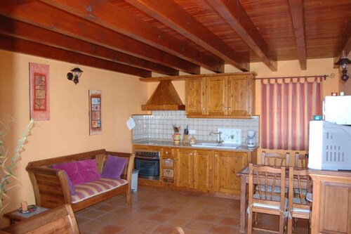 Ferienhaus Cabrera: Gemütliches Refugium mit Meerblick und BBQ-Grill