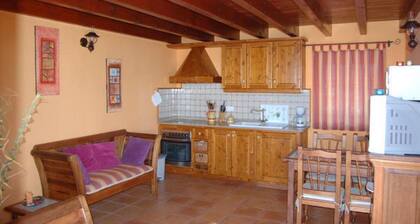 Ferienhaus Cabrera: Gemütliches Refugium mit Meerblick und BBQ-Grill