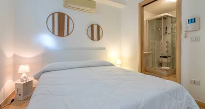 Studio Apartment 'L'Angolo Monolocale- Porto Torres' with Shared Terrace, Wi-Fi and Air Conditioning