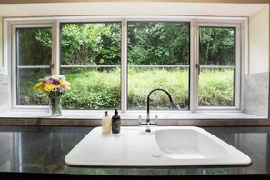Interior - Look no further for a countryside dream home! (Pett Bottom)