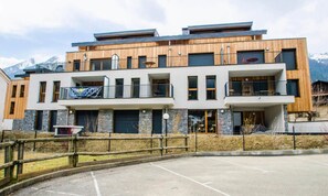 Exterior - Apartment in Chamonix With Mountain Views (Chamonix-Mont-Blanc)