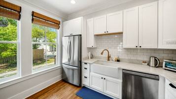 Fridge, microwave, dishwasher, coffee/tea maker