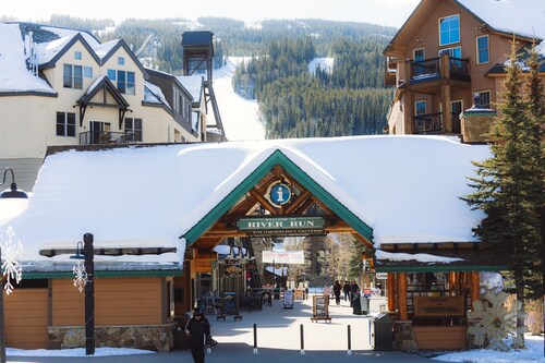 Key Condo Slopeside - Walk to Lifts, Pool/Hot Tub, Fantastic Views!