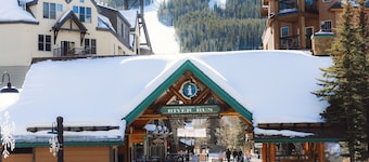 Key Condo Slopeside - Walk to Lifts, Pool/Hot Tub, Fantastic Views!