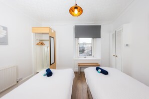 2 habitaciones, acceso a internet y ropa de cama 