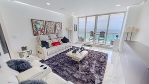 Appart'hôtel, 2 chambres | Coin séjour
