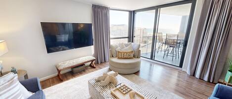 Condo, 2 Bedrooms | Living area