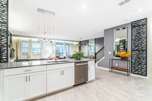 Interior - Magical Themed Rooms Near Disney + Private Pool (Kissimmee)