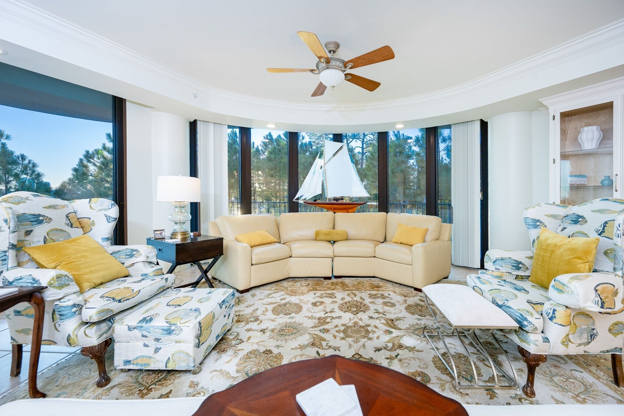 Condo, 3 chambres | Aire de séjour