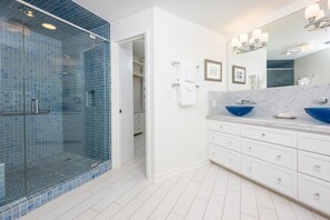 Condo, 3 Bedrooms | Bathroom - Phoenix On The Bay 1201 3 Bedroom Condo (Orange Beach)