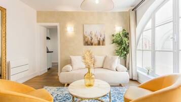 Apartamento | Zona de estar | Una Smart TV, Netflix, servicios de streaming, una oficina