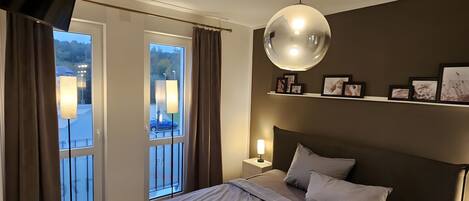 2 多间卧室、WiFi、床单