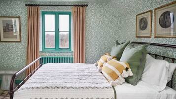 2 bedrooms, in-room safe, iron/ironing board, WiFi