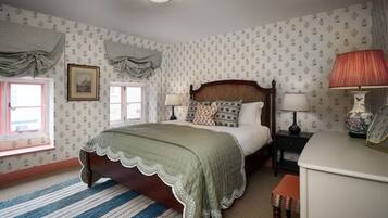 2 bedrooms, in-room safe, iron/ironing board, WiFi