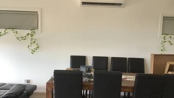 Huis, 4 slaapkamers, roken, balkon | Dineren