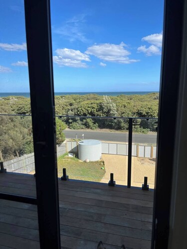 Serene Paradise Beach Getaway With Breathtaking Views