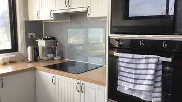 House, 4 Bedrooms, Smoking, Balcony | Interior