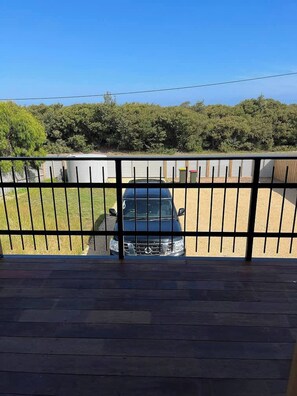 Hus, 4 soverom, røyk, balkong | Overnattingsstedets uteområder