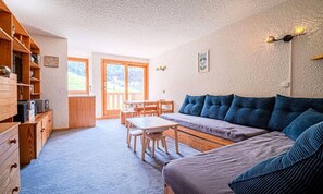 Living area - Apartment in Valmorel With Slope Access (Les Avanchers-Valmorel)