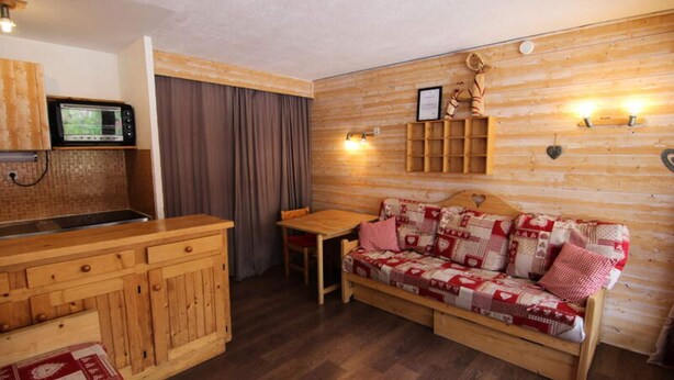 Unclassified image, 1 of 3, button - Charming Studio FOR 4 People IN THE Lively District OF THE Resort (Les Belleville)