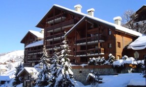 Exterior - Charming 4-room Duplex Apartment for 8 People Located in the Center of Meribel, Close to Shops (Les Allues)