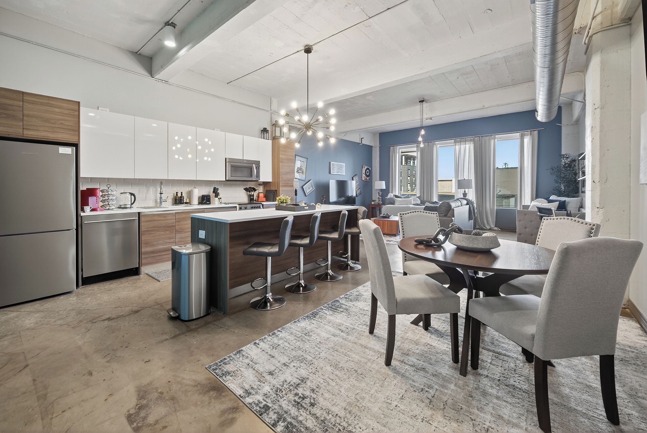 冰箱、微波炉、烤箱、炉灶