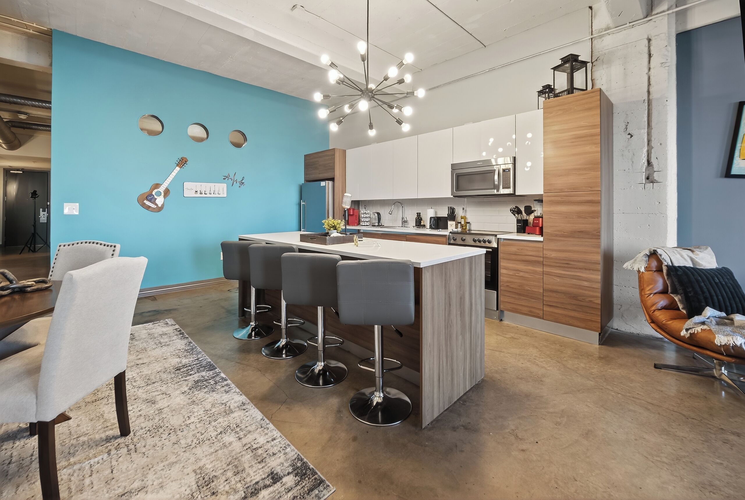 冰箱、微波炉、烤箱、炉灶