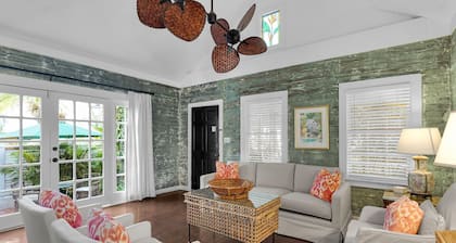 ~GARDENIA COTTAGE~18+ Adult Only cottage near Duval St