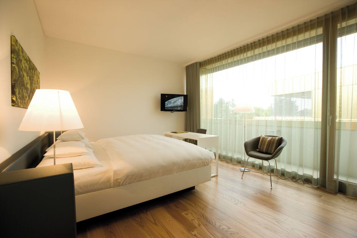 Double Room, Balcony | In-room safe, desk, laptop workspace, blackout drapes