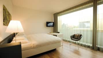 Doppelzimmer, Balkon | Zimmersafe, Schreibtisch, laptopgeeigneter Arbeitsplatz