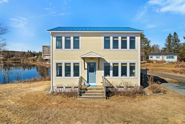 Exterior - Summer Oceanfront Maine Retreat-Mins to Acadia/Bar Harbor (Ellsworth)