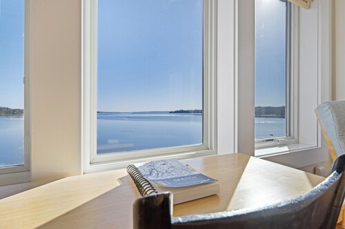 Oceanfront Maine Retreat-Mins to Acadia/Bar Harbor