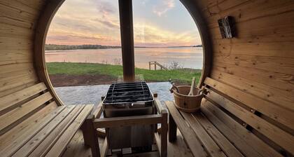 Oceanfront Retreat-Hot Tub/Sauna-Mins to Acadia/Bar Harbor