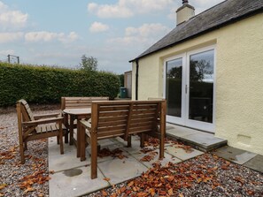 Outdoor dining - Bankhead Of Lour Cottage (Forfar)