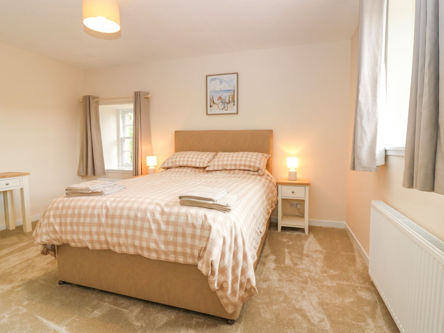 2 عدّة غرف نوم وبديكورات فريدة لكل غرفة وطراز فريد لكل وحدة