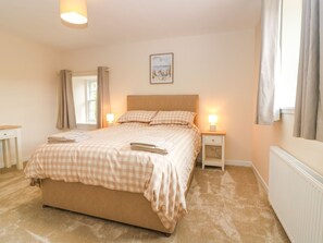 2 bedrooms, individually decorated, individually furnished, free WiFi - Bankhead Of Lour Cottage (Forfar)