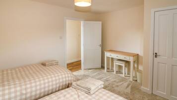 2 bedrooms, individually decorated, individually furnished, free WiFi