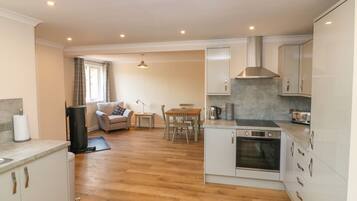 Dishwasher, cookware/dishes/utensils