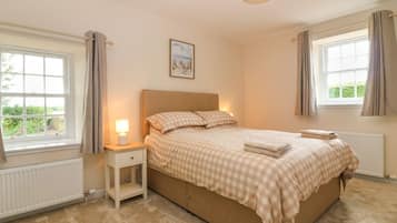 2 bedrooms, individually decorated, individually furnished, free WiFi