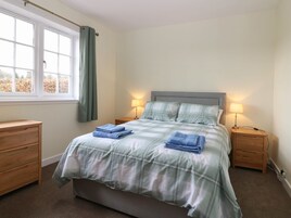 2 habitaciones, decoración personalizada y muebles diferentes 