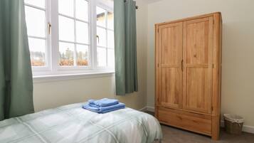 2 bedrooms, individually decorated, individually furnished, free WiFi