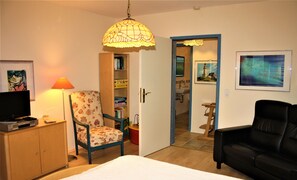 2 chambres, fer et planche à repasser, Wi-Fi, draps fournis