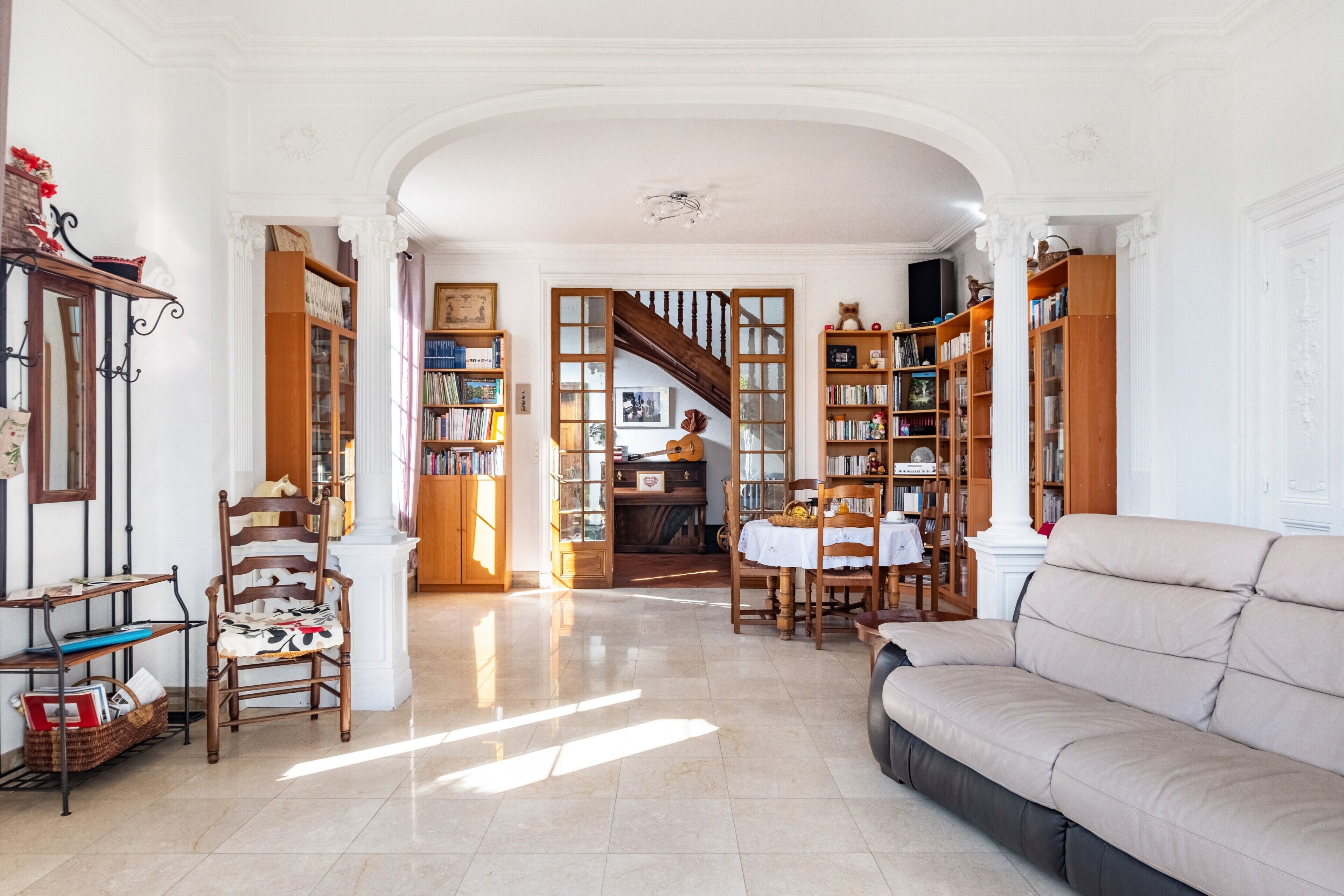 Televisión, mesa de ping pong