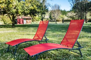Property grounds - Dentelles Guest Room (Neuvic)