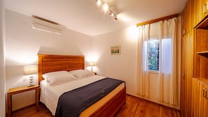 Iron/ironing board, free WiFi, bed sheets - Waterfront Villa Dora by Villas Guide (Smokvica)
